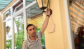 Kabel durchgebrannt, kein Licht für die Außengastronomie: Minsad Dalipi vom La Piazza hofft, dass nun bald ein Handwerker den Schaden ...