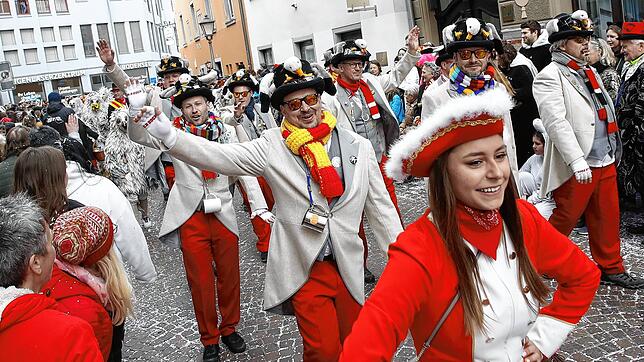 (Archivbild) Die Dingelsdorfer pflegen ihre Dorffasnacht. Nur ein einziges Mal sind sie an Fasnacht in Konstanz und zwar extra zum ...