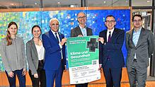 Madleine Sacher, Meike Kreysing (beide Gesundheitsnetzwerk), Fitz Link (Bürgermeister von Königsfeld), Christian Weidmann (Professor an ...