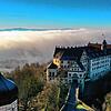 Blick mit der Kameradrohne auf das Schloss Heiligenberg und den Säntis im Hintergrund. Das Foto wurde im Dezember 2023 aufgenommen.