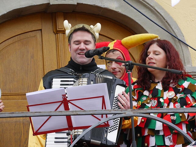 Bild 21: Bilder vom Schmotzigen in Hilzingen: Fasnacht 2025 mit buntem Treiben!