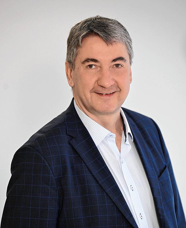 Baubürgermeister Detlev Bührer verteidigt den Baustandard KfW-40.