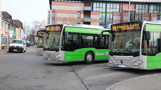 Immer wieder kommt es zu Verzögerungen im Busverkehr. Das liegt weniger an den Fahrern, sondern eher an den vielen Baustellen und ...