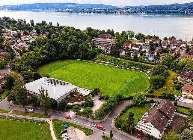 Luftige Aussicht: Das Radolfzeller Mettnaustadion liegt idyllisch auf der Halbinsel Mettnau im westlichen Teil des Bodensees. Im ...