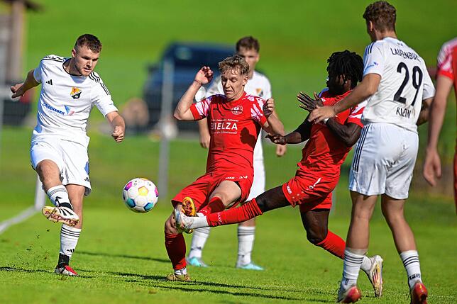 Bild 11: SV 08 Laufenburg unterliegt 1:2 bei den SF Elzach-Yach – und wir haben Fotos!