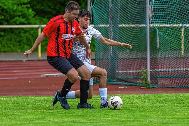 Bild 13: FC 08 Bad Säckingen unterliegt beim FC Tiengen 08 II mit 2:3 – und wir haben Fotos!