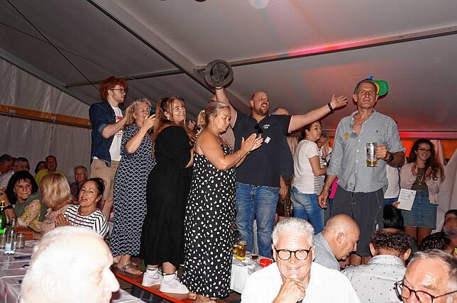 Bild 1: Chilbi: Stimmung pur im Festzelt beim Wunschkonzert
