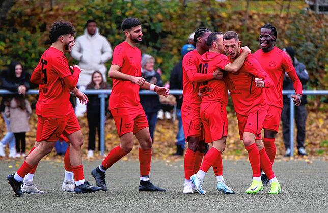Bild 1: Unsere Bildergalerie des Verbandsliga-Duells zwischen dem ESV Südstern Singen und dem Offenburger FV