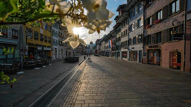 So leer wie zu Beginn der Pandemie im Jahr 2020 sind die Innenstädte von Waldshut (Bild) und Tiengen aktuell nicht mehr. Damit die ...
