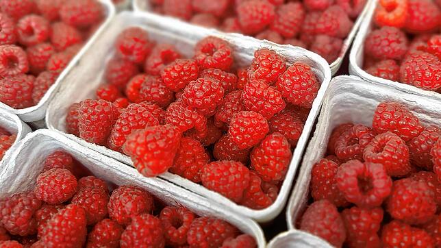 Die in Himbeeren enthaltenen Gerbstoffe und Säuren unterstützen die Leber bei der Entgiftung. Zitronensäure wirkt sich auf den ...