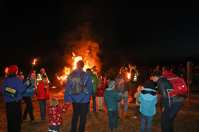 Bild 35: Litzelstetten 2025: Diese Funkenfeuer-Bilder fangen die Tradition perfekt ein!
