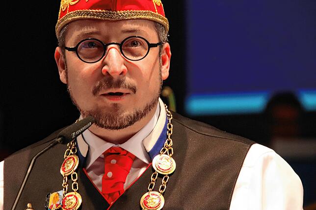 Steuert die Katzenmusik mit einem Händchen für Tradition und Brauchtum: Dominik Schaaf.