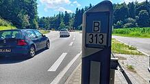 Der gefährliche Abzweig an der B313, rechts geht es Richtung Wahlwies. Der Stockacher Gemeinderat wünscht sich an der Stelle, an der ...