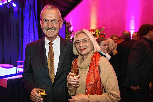 Bernhard Hertrich, Vorsitzender von Haus und Grund Singen, mit seiner Ehefrau Gabriele bei der Abendgesellschaft von Singen aktiv am 7. ...