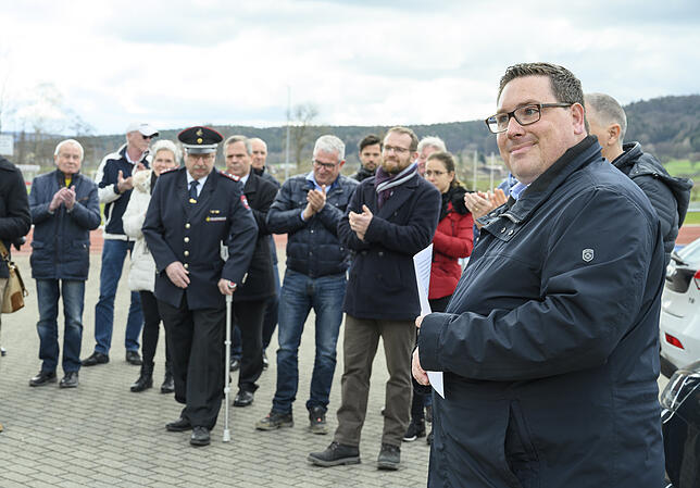 Angenehmer Anlass für den Neubürgermeister: Patrick Krauss (rechts) beim Spatenstich zur Sporthalle im Mooswald.