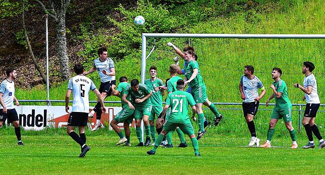 Bild 5: SV Buch besiegt SV Waldhaus im Derby mit 4:0 – und wir haben Fotos!
