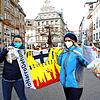 Die Mehrheit der organisierten Narren &ndash; hier stellvertretend Anja Fuchs von der Konstanzer Blätzlebuebe-Zunft (links) und Nina ...