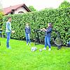 In der Familie von Handball-Weltmeister Markus Baur fliegen die Bälle kreuz und quer. Von links Mika, Markus, Chiara, ­Marion und Kimi ...
