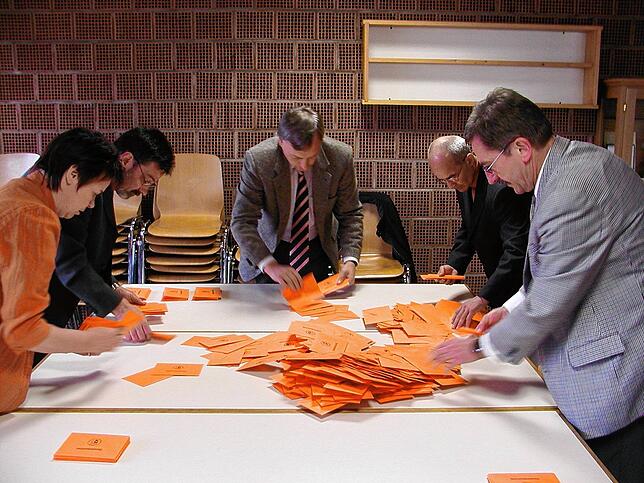 2005: Auszählung der Bürgermeisterwahl