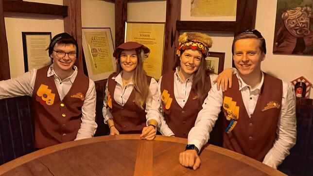 Planen die erste Ellipsen-Party an der Fasnacht: (von links) Philipp Kassner, Annika Horning, Loretta Karrer und Malte Burger vom ...