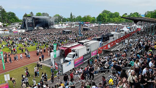 Bild 26: Gute Laune und ein volles Stadion beim zweiten Tag des Campus-Festivals 2023