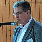 Bürgermeiter Dieter Stauber begrüßt die Anwesenden.