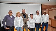Der Vorstand des DRK-Ortsvereins Blumberg (von links): Mirko Theel, Sabine Eichler, Markus Keller und Petra Wölfle sowie die beiden ...