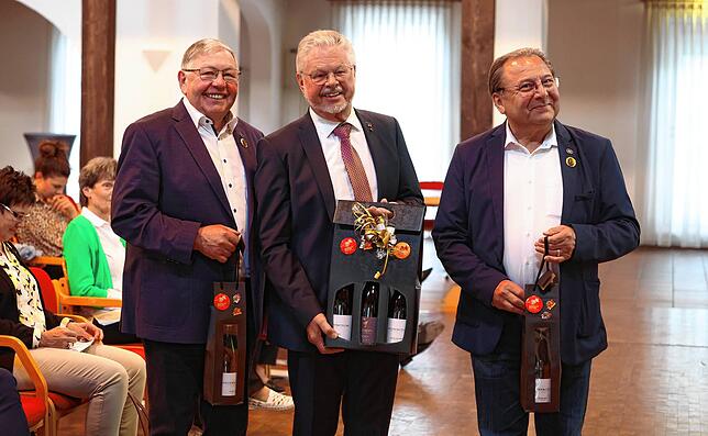 Bild 10: Großer Bahnhof bei der Verabschiedung von Roland Wehrle, Otto Gäng und Peter Schmidt