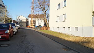 Nur in nötige Maßnahmen wie den Straßenbau wird investiert. Unter anderem der Grüne Weg weist starke Schäden beim Belag auf und soll ...