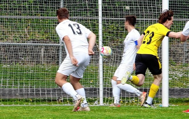 Bild 19: SV Denkingen gewinnt Spitzenspiel beim SC Markdorf. Wir waren mit der Kamera dabei!