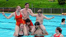 Spaß und Spannung im und am Wasser versprechen DLRG und Förderverein beim Schwimmbadfest. Foto: Cornelia Liebwein