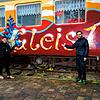 Sie freuen sich über das neue Farbkleid des Eisenbahnwagons beim Brigachtaler Festplatz, Wirtin Mirella Fanelli (links) und ...