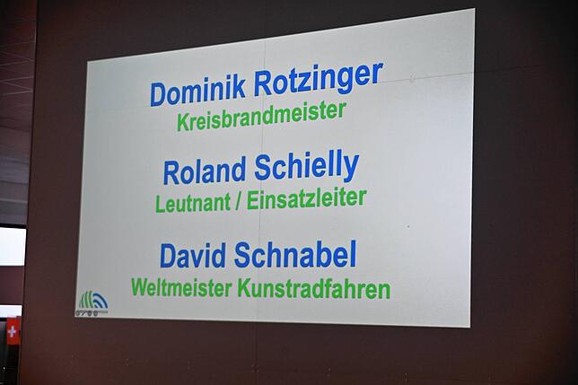 Bild 12: Deutschland – Schweiz: Die schönsten Bilder vom Public Viewing in Tiengen