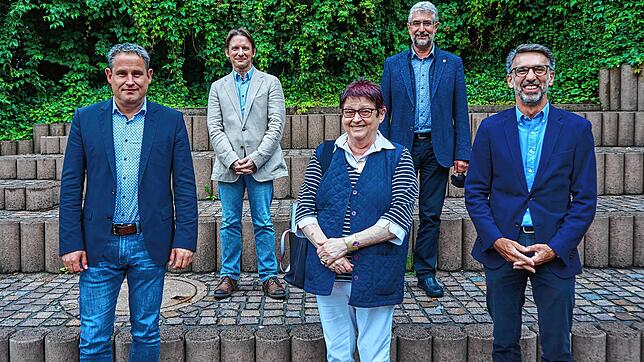 Enge Zusammenarbeit zwischen Schopfheim und Wehr (von links): Schopfheims Bürgermeister Dirk Harscher, Wehrs Kulturamtsleiter Frank ...