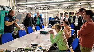 Am Studieninformationstag können sich Schülerinnen und Schüler ein Bild von der Hochschule Albstadt-Sigmaringen machen und bekommen ...