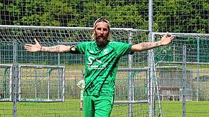 Starker Freistoß! Todor Staykov jubelt nach seinem Tor gegen Markdorf.