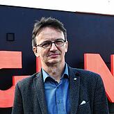Singens Pressesprecher Stefan Mohr erzählt, dass der Betrieb von Kaugummiautomaten keine Erlaubnis von Seiten der Stadt erfordert.