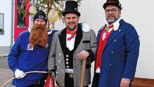 Sie spielen am Schmotzigen Dunschtig eine wichtige Rolle (von links): Fuhrmann Pius Wolf, Baumknecht Johannes Diegmann sowie Wischeheber ...