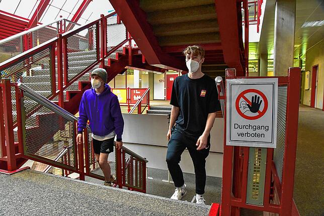 Im Bildungszentrum gilt Einbahnregelung.