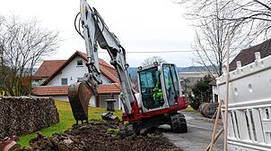 Das Tiefental bei Boll wird derzeit an das Bonndorfer Glasfasernetz angeschlossen – drei Jahre nach dem eigentliche Netzausbau. Bild: ...