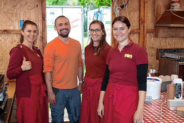 Bild 19: Reichenauer Weinfest 2025: Am Sonntag wird noch einmal miteinander angestoßen