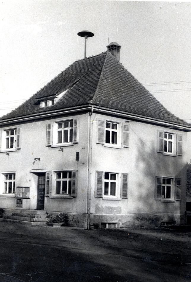 Das alte Rathaus an der Badener Straße in Wittenhofen bei der Gemeindereform im Jahre 1972.