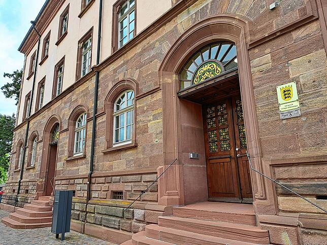 Ein 58-Jähriger muss sich vor dem Amtsgericht in Villingen wegen Titel-Missbrauch verantworten.