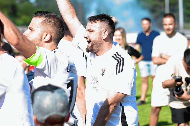Bild 9: SV 08 Laufenburg steigt nach 2:1 gegen 1. SV Mörsch in die Verbandsliga auf – wir haben Fotos! (II)