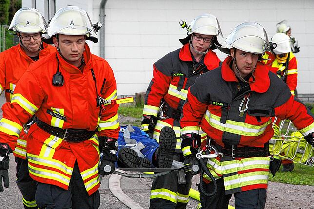 Die Feuerwehren im Kreis schützen sich ebenfalls gegen Corona. Die Einsatzstärke der Truppe ist laut Kreisbrandmeister Dominik Rotzinger ...