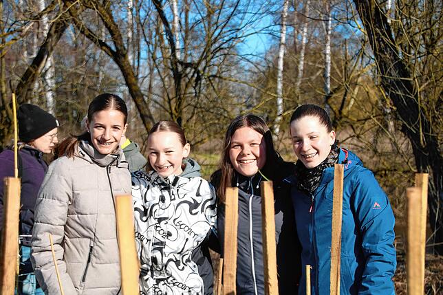 Die Schülerinnen Nina Metzler (von links), Nelly Kohler, Maya Abraham und Anna Büttner finden das Projekt sehr gut.