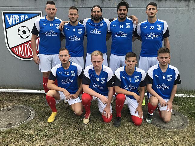 Neue Gesichter: Beim VfB Waldshut gab es Zuwachs im Kader. Neu dabei sind (hinten, von links) Stjepan Kovacevic, Franjo Bicvic, Bora ...