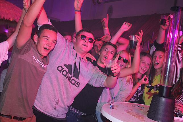 Bild 12: Bilder der großen Feuerwehr Meets Malle-Party in Furtwangen (Teil2)