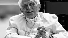 Der emeritierte Papst Benedikt XVI. ist im Alter von 95 Jahren in Rom gestorben.