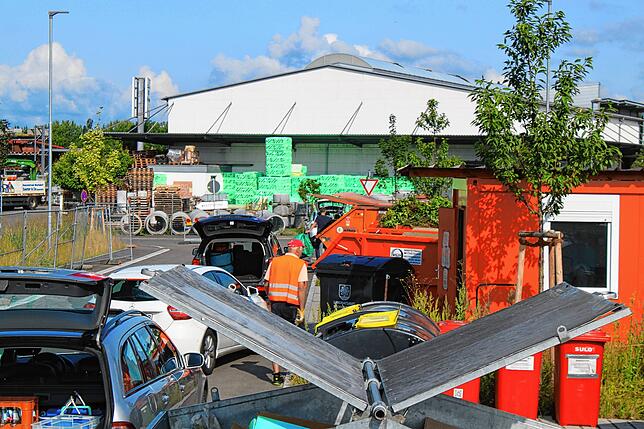 Ebenso wie die Straßenmeisterei soll auch der Wertstoffhof auf der Fläche östlich des früheren Schneider Baumarktes angesiedelt werden.